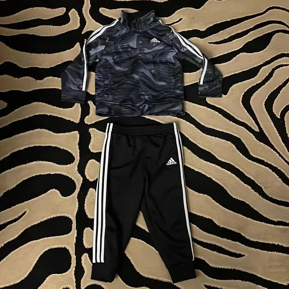 Adidas Outfit (Toddler)